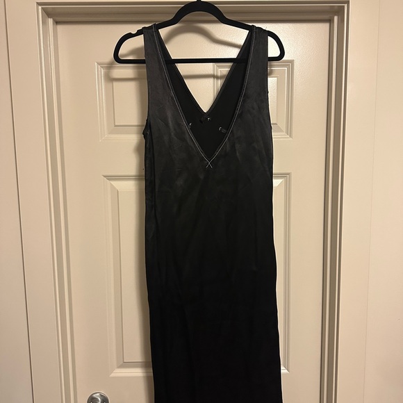 Zara Black Midi Dress with contrast stitching - Low back - Picture 2 of 3